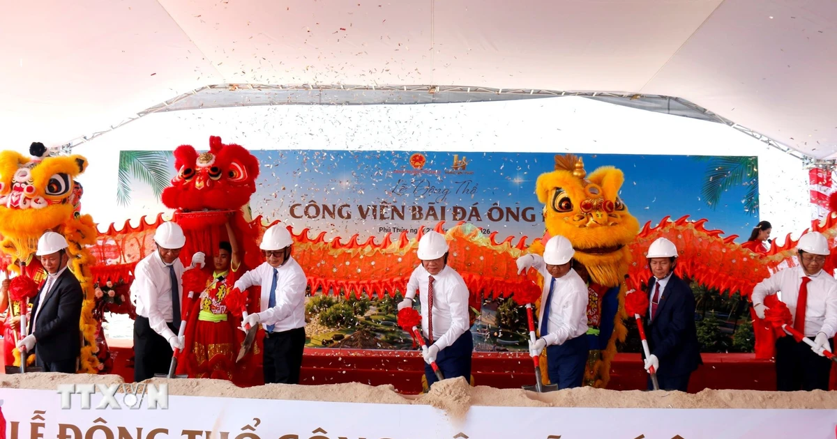 Bãi biển đá Ông Địa "thay áo mới": Điểm đến đẳng cấp cho du khách Phan Thiết
