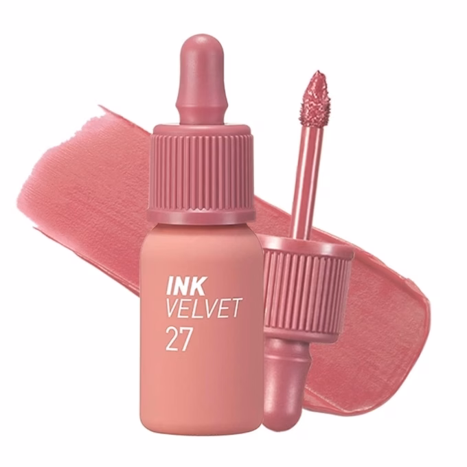 Peripera Ink The Velvet: Dòng tint lì đình đám với khả năng giữ màu bền bỉ, không lo lem trôi khi ăn uống. Giá tham khảo: 350.000 đồng