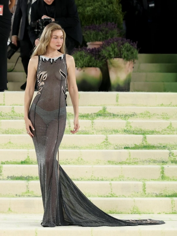 Vẻ đẹp khỏe khoắn của Gigi Hadid tại Met Gala 2026 là minh chứng cho lối sống cân bằng, không gượng ép. Ảnh: holausa