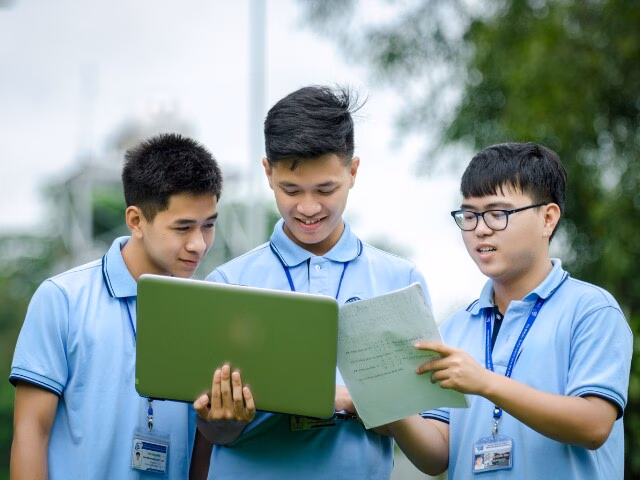 Vật lý kỹ thuật là nền tảng cho sự phát triển của công nghiệp bán dẫn và năng lượng sạch.